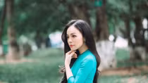 Ca sĩ Lan Anh: Một mình làm show, liều vì đam mê