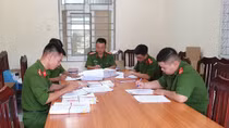 Bài cuối: Gỡ khó khăn, làm việc lợi cho nhân dân