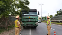CSGT tuần lưu xử lý xe quá tốc độ, cơi nới thùng xe