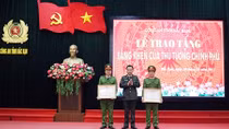 Tặng bằng khen của Thủ tướng Chính phủ cho tập thể và cá nhân xuất sắc