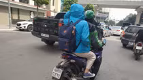 Sợ công ty phạt tài xế xe ôm công nghệ bịt biển số xe