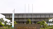 Từ chuyện xây một nhà hát