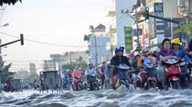 Miền Nam mưa lớn do bão số 9, miền Bắc hanh khô trời lạnh