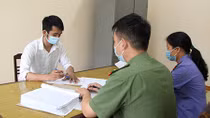 Bắt giam đối tượng “Tổ chức cho người khác ở lại Việt Nam trái phép”