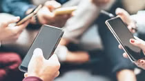 Có một thời đại "iPhone gối đầu giường"?