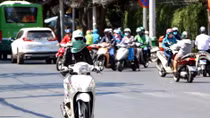 Cuối tuần, nắng nóng gay gắt 39 độ thiêu đốt Hà Nội