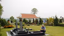 Sốt đất nghĩa trang làm quà… báo hiếu cuối năm