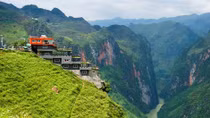 Không nên đưa tư duy “san lấp mặt bằng” của người đồng bằng áp đặt cho vùng cao