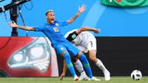 Khi VAR lên tiếng, Neymar trở thành một chú hề trên sân