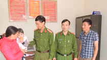 Công an phường một ngày làm nhiều việc tốt vì nhân dân