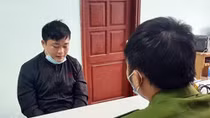 Chạy xe ôm công nghệ tranh thủ... cướp giật