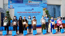 “Ngân hàng gạo nghĩa tình” của VietinBank đến với người nghèo TP. HCM