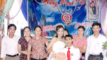 Cảm động chuyện tình cổ tích của chàng trai khuyết tật