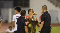 Từ màn bi hài kịch trên sân Thống Nhất: Cần một V.League minh bạch hoá