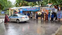 CSGT giúp 2 mẹ con thí sinh hỏng xe, nam sinh nhầm địa điểm thi đến thi đúng giờ