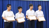 Tuyên dương học sinh giỏi và biểu dương gia đình tiêu biểu