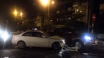 Truy tìm tài xế Mercedes C250 gây tai nạn liên hoàn rồi bỏ chạy