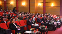 Những tác động nhiều mặt đến thực tiễn đời sống văn học