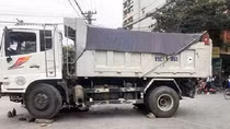 Về quê cùng ông, bé trai bị xe tải cán tử vong