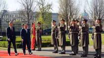  Czech cử hành Lễ đón trọng thể Thủ tướng Nguyễn Xuân Phúc