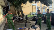 Tuồn lậu hơn 1.300 công cụ hỗ trợ qua biên giới