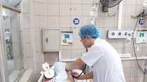 Gần Tết, gia tăng bệnh nhân ngộ độc rượu