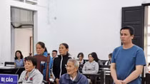 Năm người cùng nhà đều phạm tội lừa đảo