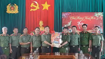 Giám đốc Công an Đắk Nông chúc Tết nhiều đơn vị trên địa bàn tỉnh
