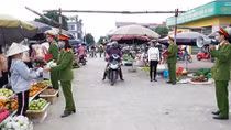 Công an xã tăng cường tuyên truyền phòng, chống dịch COVID-19