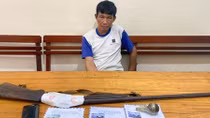 Dùng súng và lựu đạn chống trả Công an để thoát thân