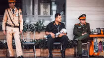 Xúc động hình ảnh em bé ngủ trong vòng tay chiến sỹ CSCĐ