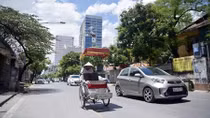 Hà Nội cuối tuần nắng rát, oi bức cả ngày