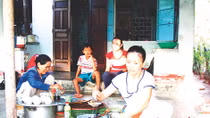 Đón Tết sớm ở làng chài