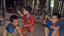 Chuyện buồn của gia đình "vua đẻ"