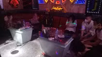 Tụ tập thác loạn ma túy tại quán karaoke, 14 đối tượng bị tạm giữ