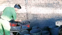 Ngăn chặn thực phẩm bẩn: Phạt nặng, kiểm soát chặt, may ra…