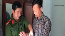 Nhân viên công ty dược trộm tiền vàng sa lưới