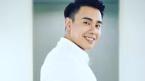 Vết chém trên tay Đông Hùng và câu chuyện tình nghệ sỹ của showbiz Việt