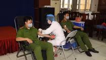 Bộ trưởng Tô Lâm gửi Thư khen hai cán bộ Công an về thành tích hiến máu tình nguyện