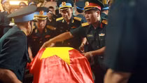 Nghẹn ngào tiễn đưa hai liệt sĩ phi công trở về với đất mẹ