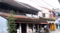 Trăn trở chuyện bảo tồn phố cổ Bao Vinh