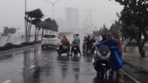 Bão số 12 đổ bộ vào Bình Định - Ninh Thuận gây mưa lớn