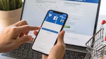 Facebook bị "tố" lén kích hoạt camera trên iPhone