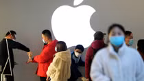 Giữa dịch bệnh, hàng loạt Apple store được mở cửa trở lại