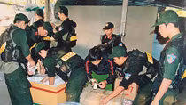 Một chuyến bắt buôn lậu trên biên giới Tây Nam
