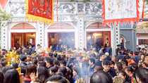Văn minh nơi thờ tự tại Hà Nội - Còn nhiều vấn đề đáng bàn