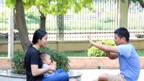 Hà Nội vào hạ, người dân vào công viên trốn nắng