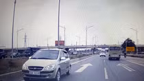 Tước bằng lái tài xế Huyndai Get chạy ngược chiều trên cao tốc