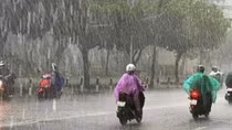Hà Nội xuất hiện mưa giông kèm tố, lốc