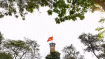 Phố phường Hà Nội rực rỡ cờ đỏ sao vàng mừng ngày Quốc khánh